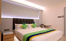 Treebo Premium D Consulate, Near Us Consulate Hyderabad